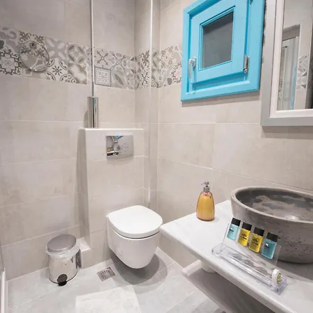 Rose Hotel 3*