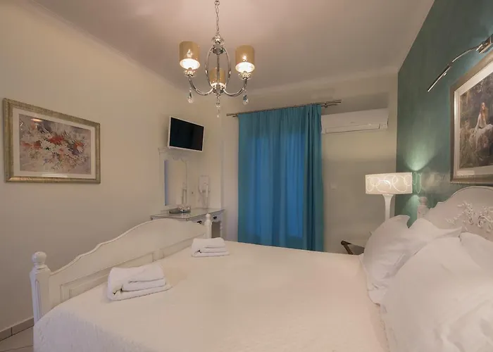 Rose 5* Fira (Santorini)